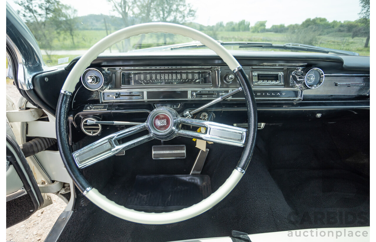 01/1961 Cadillac DeVille Short Deck 4d Sedan White V8 6.4L