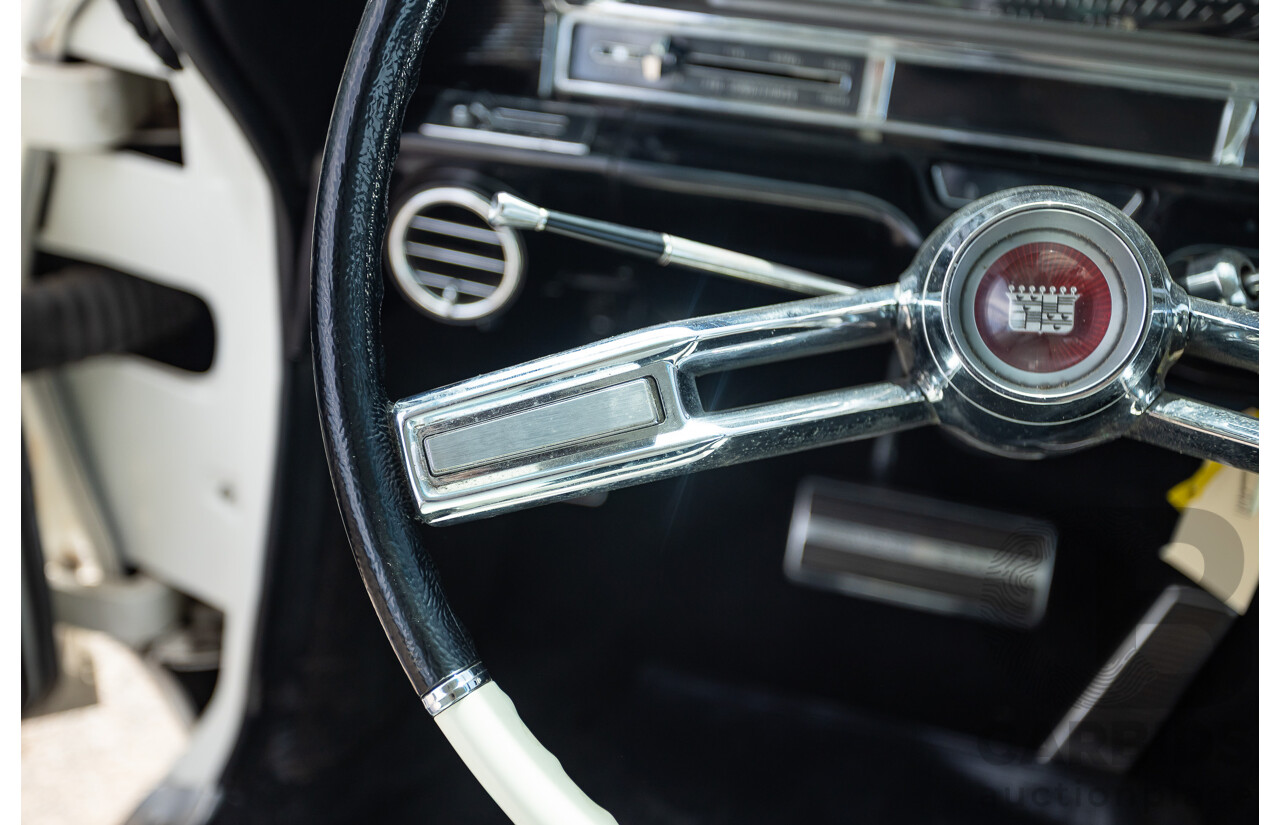 01/1961 Cadillac DeVille Short Deck 4d Sedan White V8 6.4L