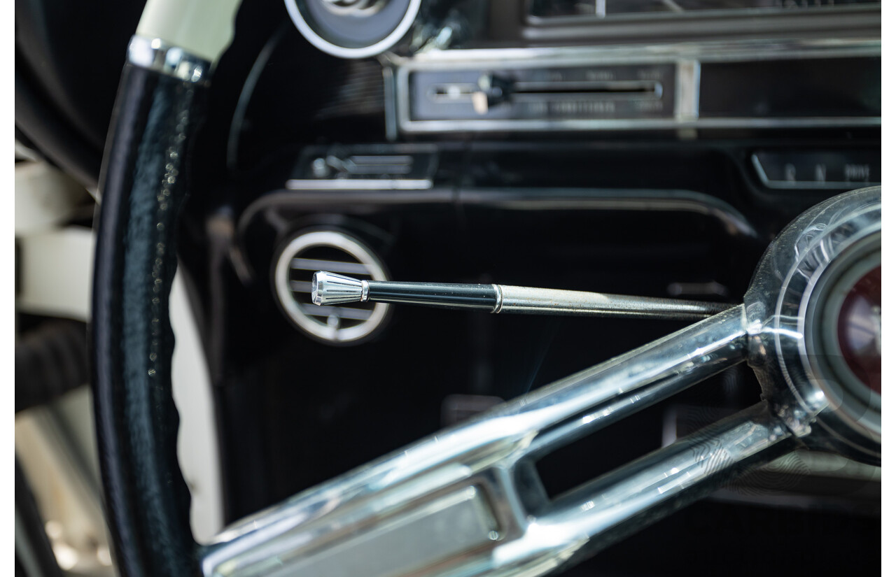 01/1961 Cadillac DeVille Short Deck 4d Sedan White V8 6.4L