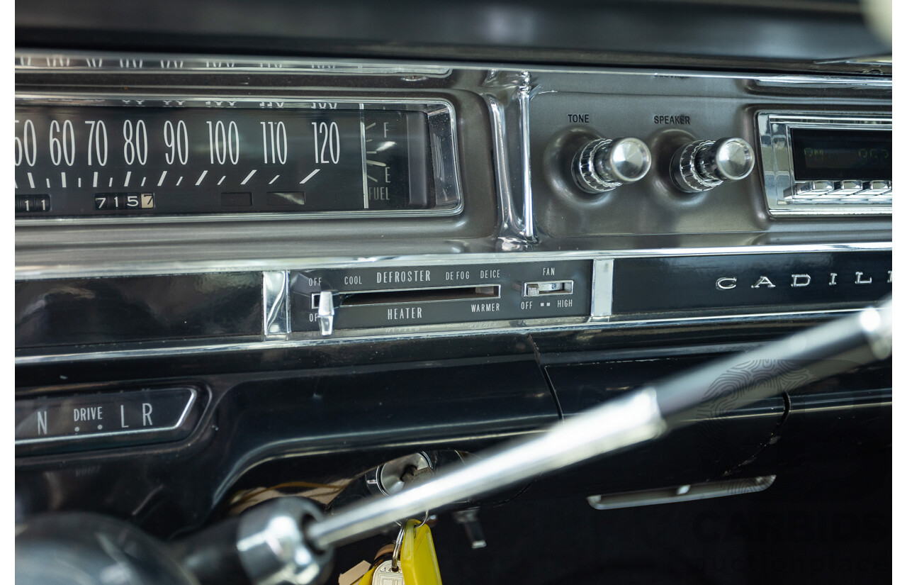 01/1961 Cadillac DeVille Short Deck 4d Sedan White V8 6.4L