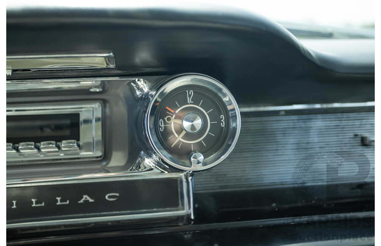 01/1961 Cadillac DeVille Short Deck 4d Sedan White V8 6.4L