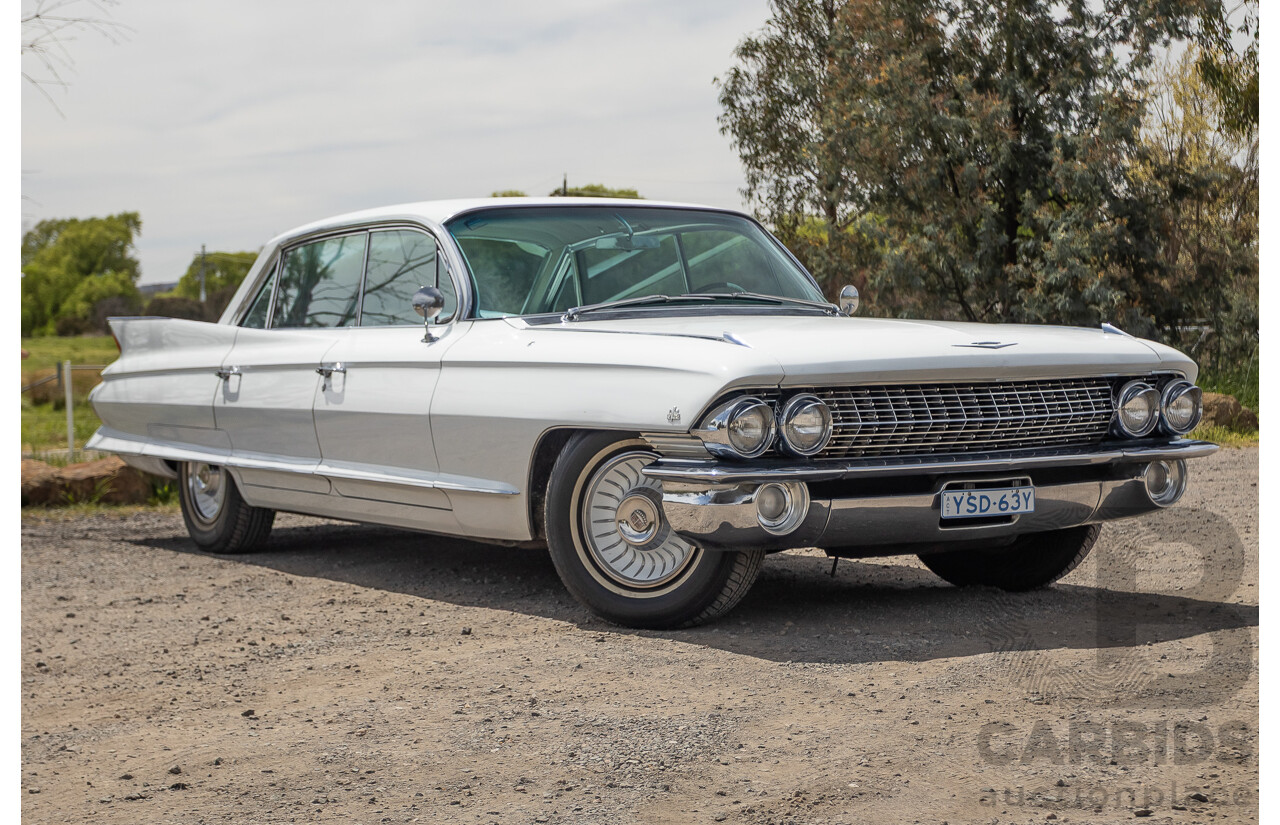01/1961 Cadillac DeVille Short Deck 4d Sedan White V8 6.4L