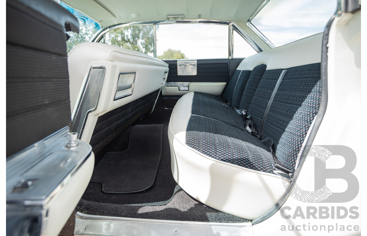 01/1961 Cadillac DeVille Short Deck 4d Sedan White V8 6.4L