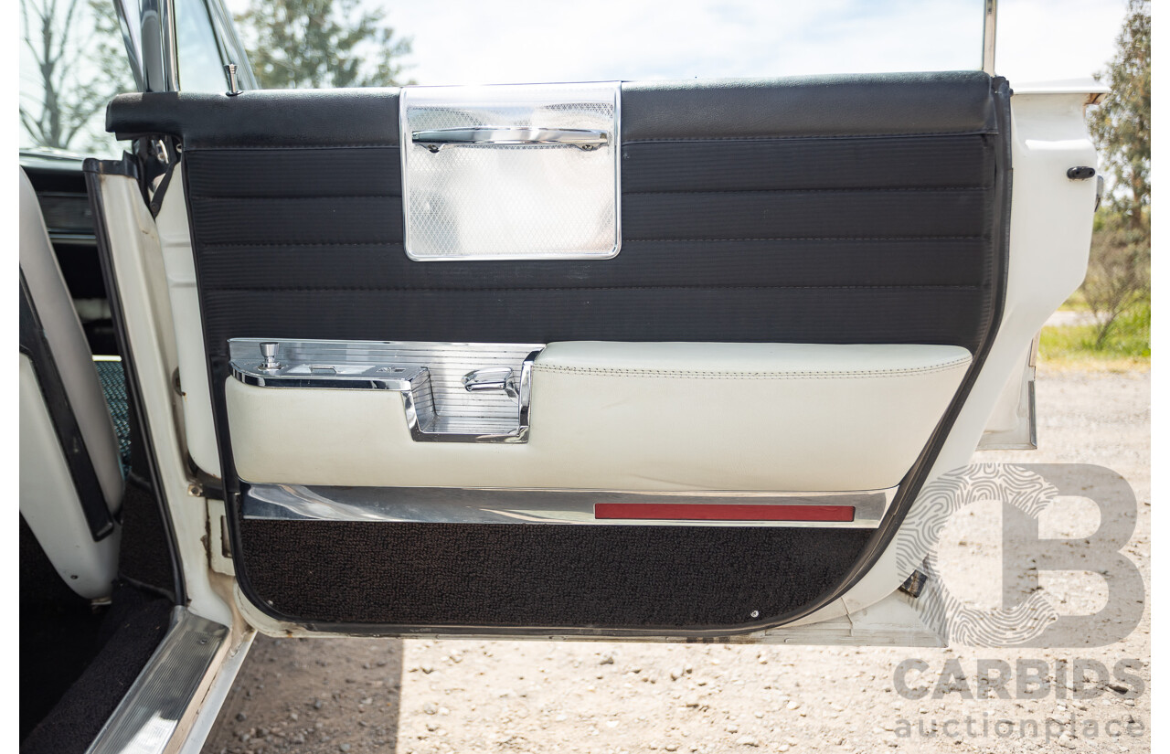 01/1961 Cadillac DeVille Short Deck 4d Sedan White V8 6.4L
