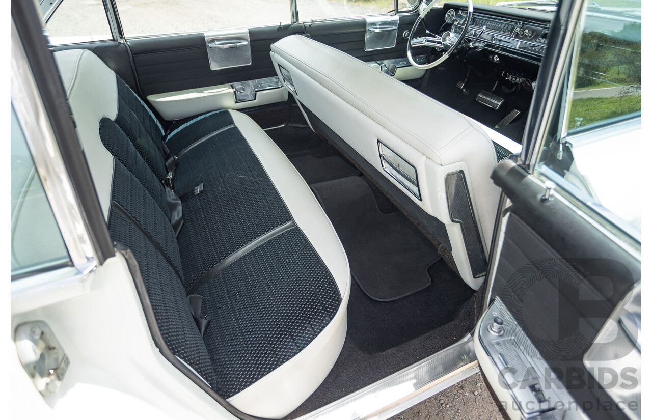 01/1961 Cadillac DeVille Short Deck 4d Sedan White V8 6.4L