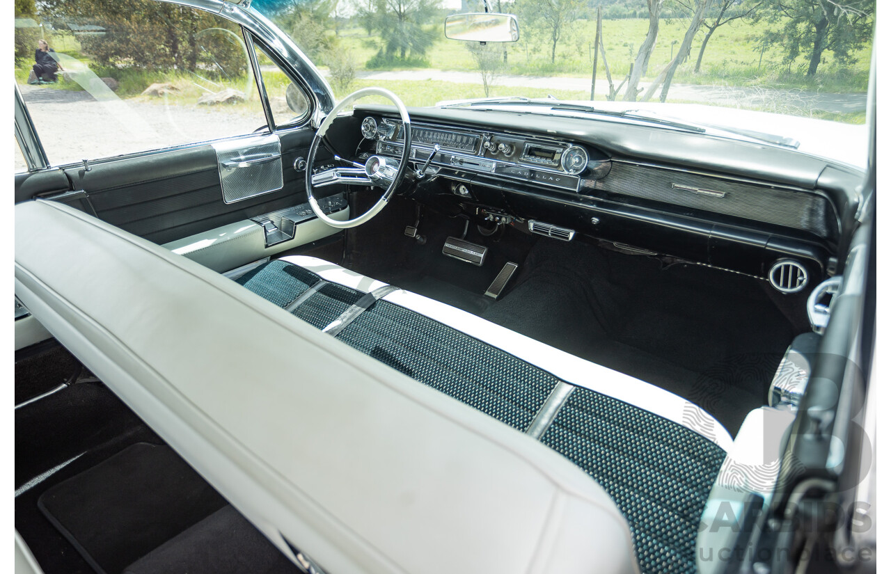 01/1961 Cadillac DeVille Short Deck 4d Sedan White V8 6.4L
