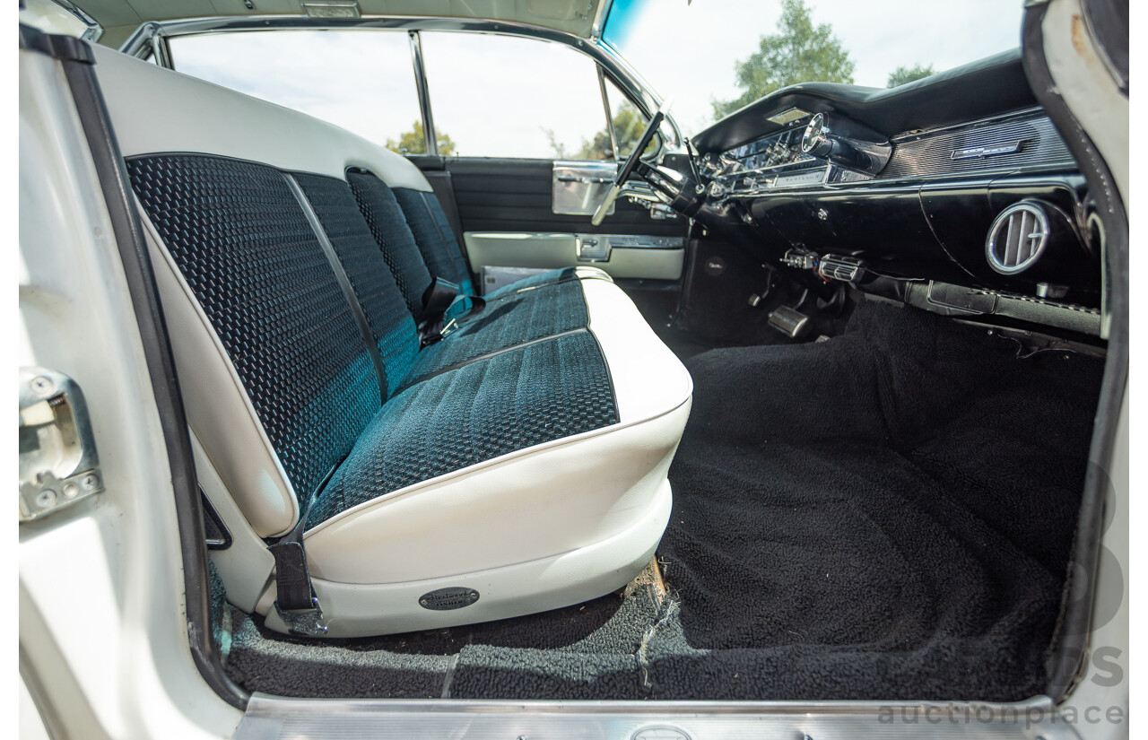 01/1961 Cadillac DeVille Short Deck 4d Sedan White V8 6.4L