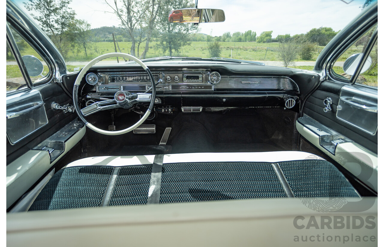 01/1961 Cadillac DeVille Short Deck 4d Sedan White V8 6.4L