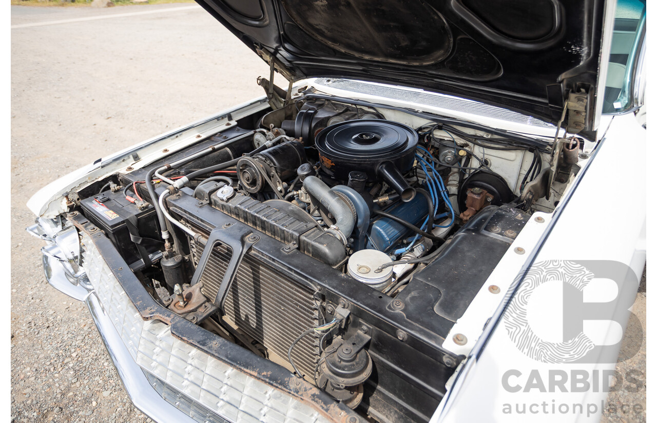 01/1961 Cadillac DeVille Short Deck 4d Sedan White V8 6.4L