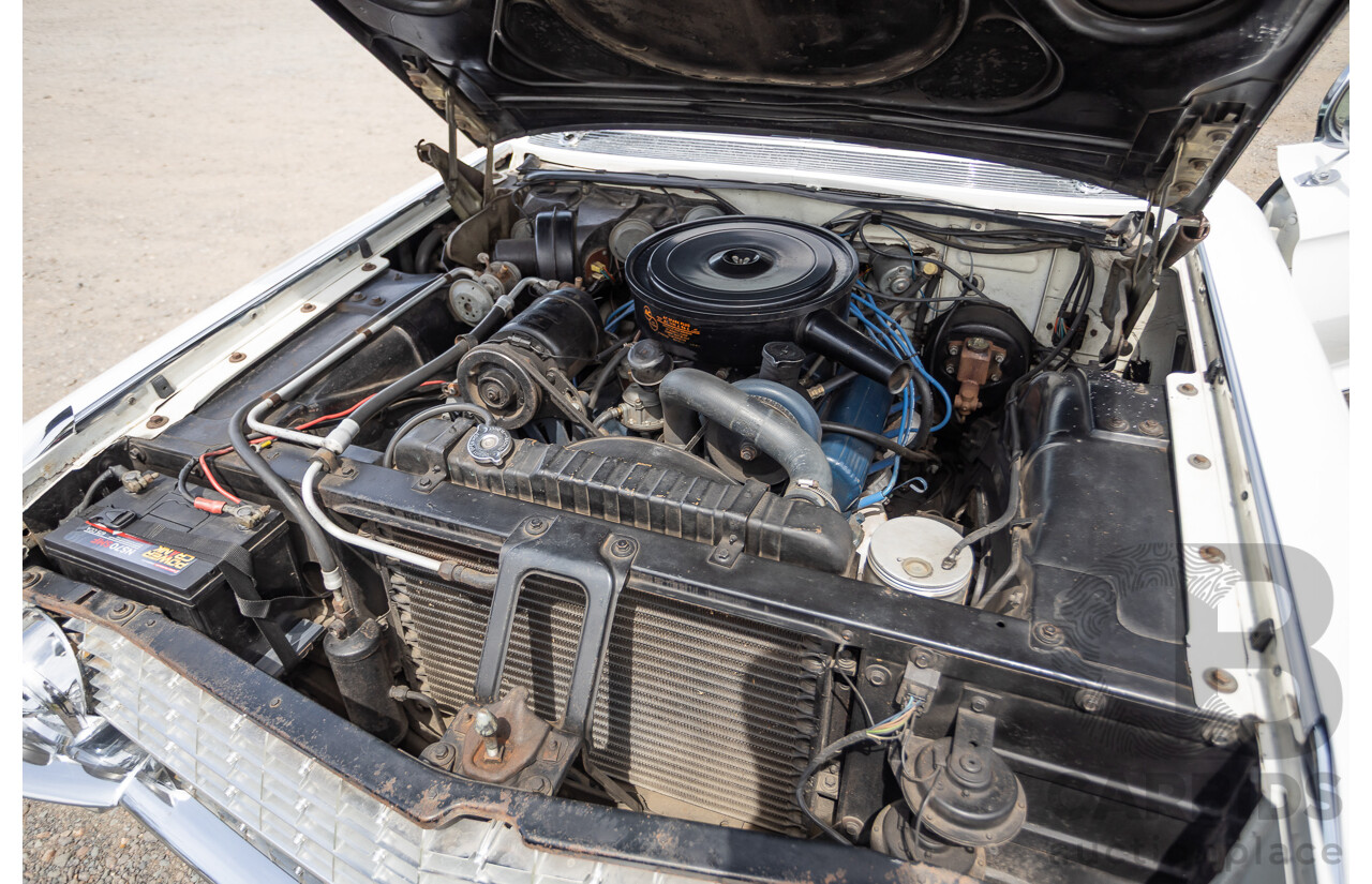 01/1961 Cadillac DeVille Short Deck 4d Sedan White V8 6.4L