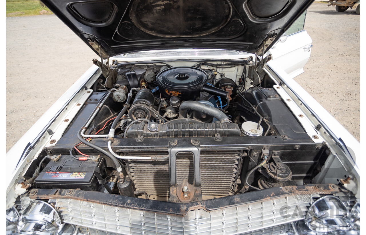 01/1961 Cadillac DeVille Short Deck 4d Sedan White V8 6.4L