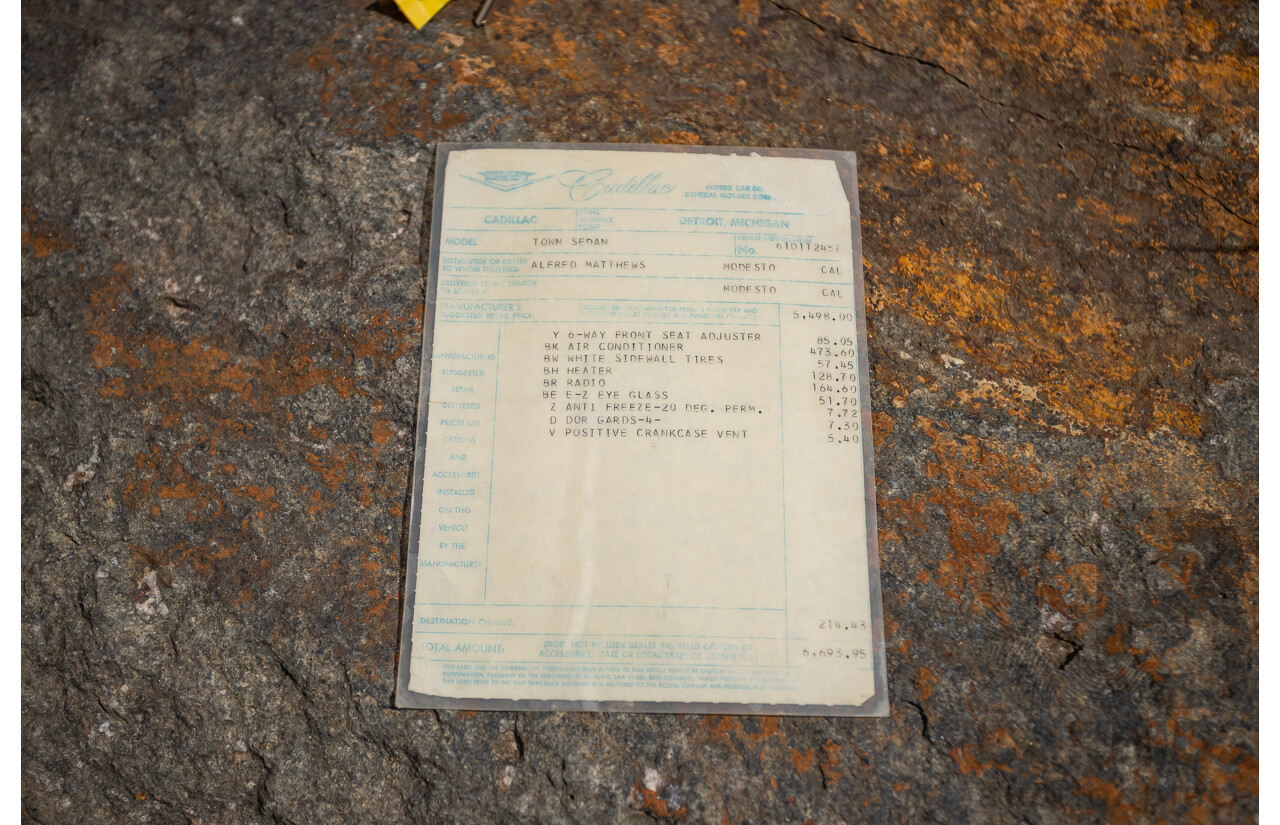 01/1961 Cadillac DeVille Short Deck 4d Sedan White V8 6.4L