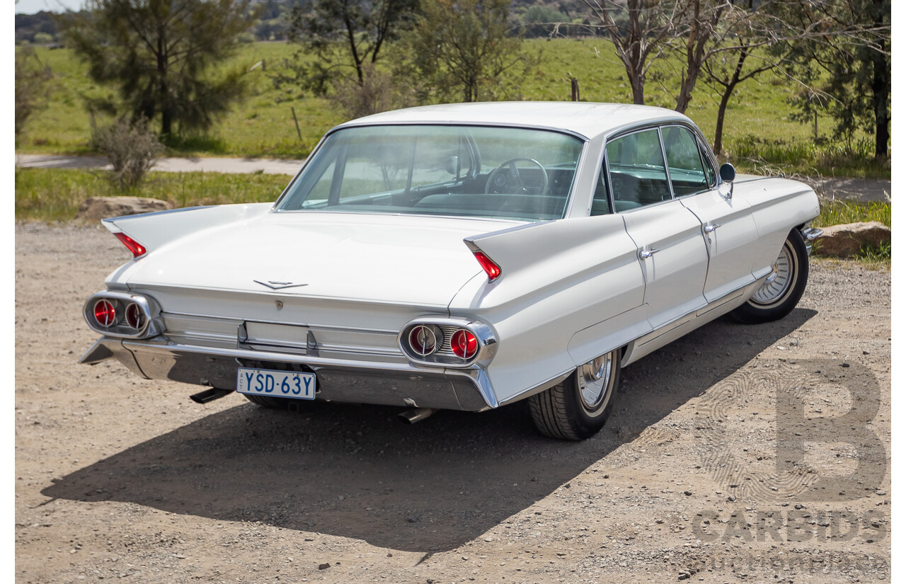 01/1961 Cadillac DeVille Short Deck 4d Sedan White V8 6.4L
