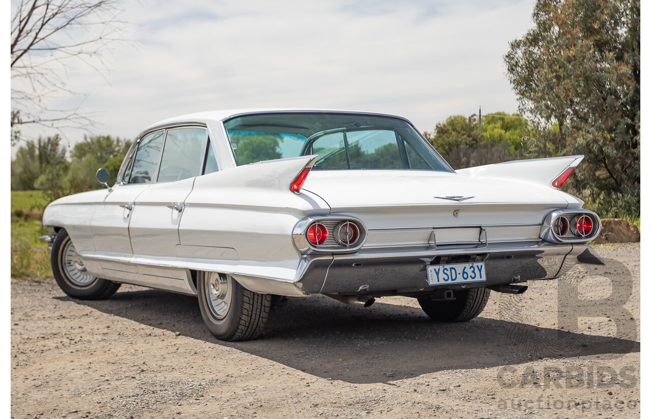 01/1961 Cadillac DeVille Short Deck 4d Sedan White V8 6.4L