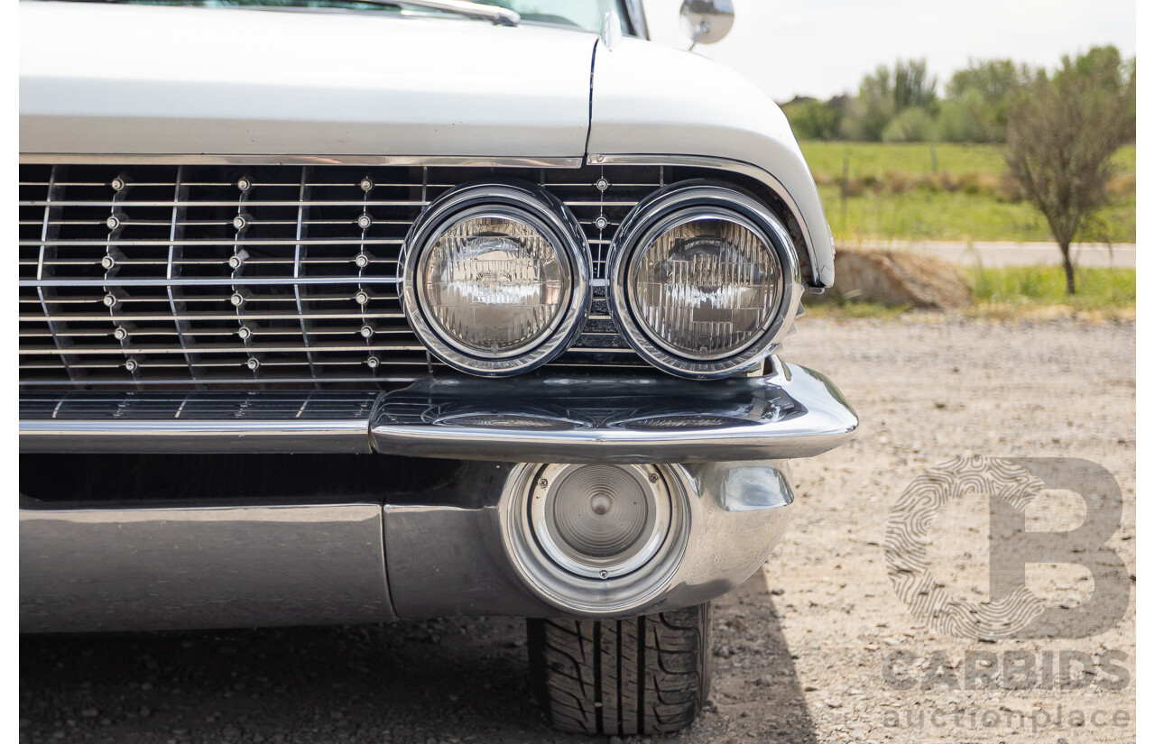 01/1961 Cadillac DeVille Short Deck 4d Sedan White V8 6.4L