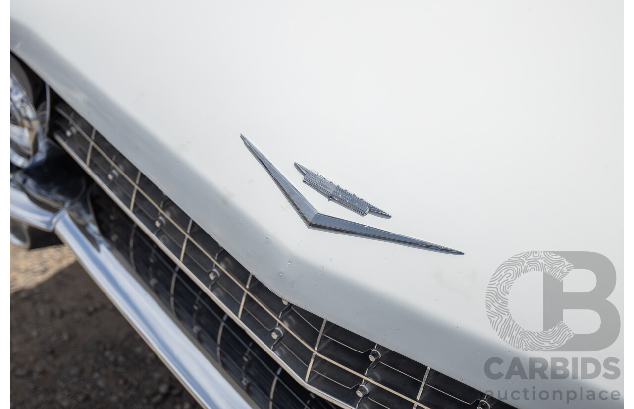 01/1961 Cadillac DeVille Short Deck 4d Sedan White V8 6.4L