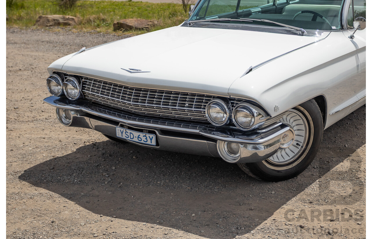 01/1961 Cadillac DeVille Short Deck 4d Sedan White V8 6.4L