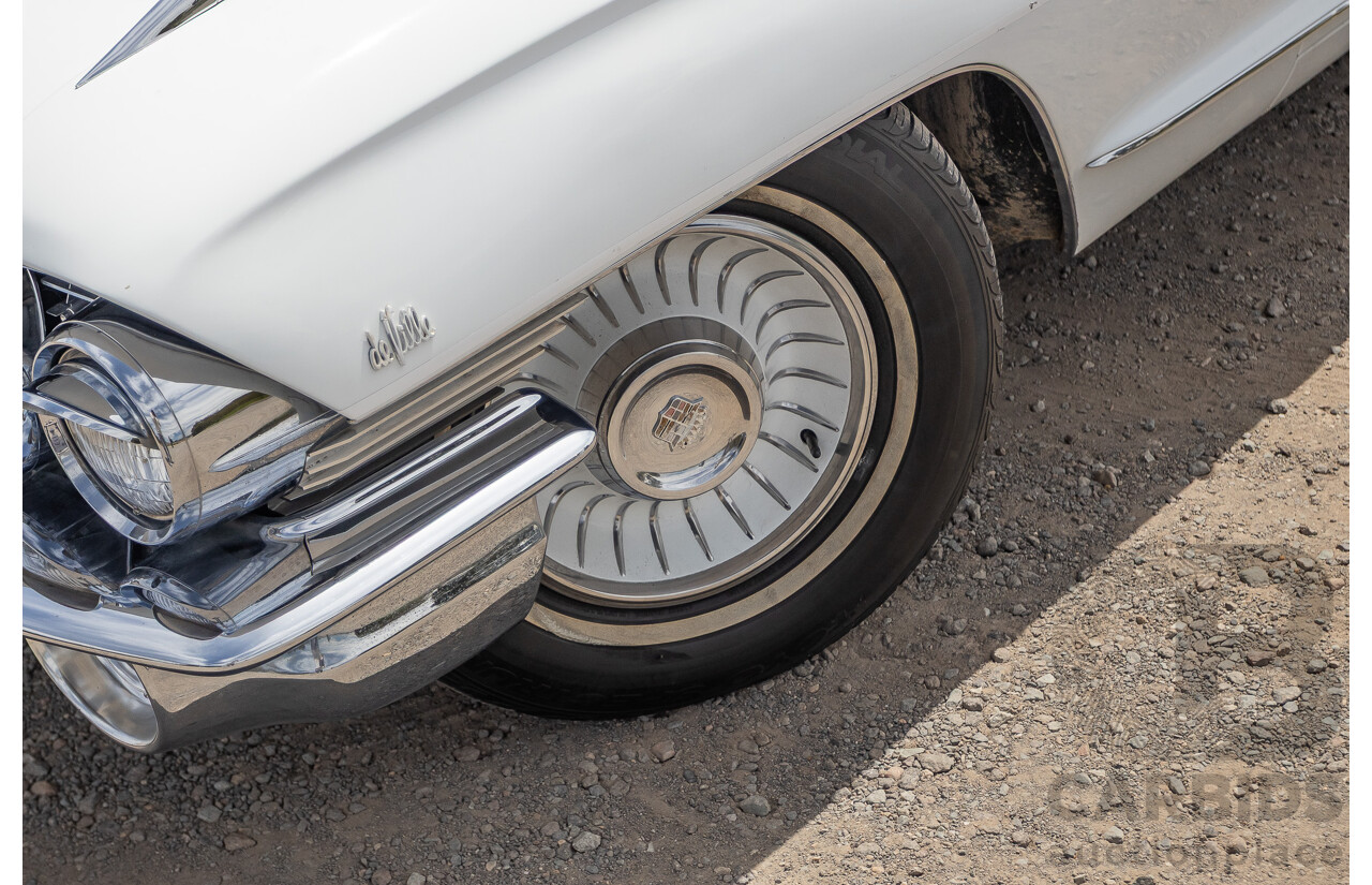 01/1961 Cadillac DeVille Short Deck 4d Sedan White V8 6.4L
