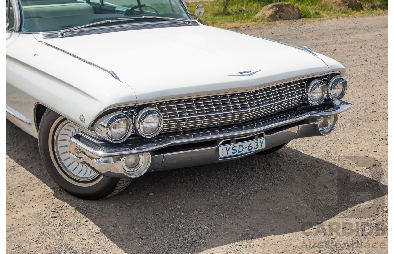 01/1961 Cadillac DeVille Short Deck 4d Sedan White V8 6.4L