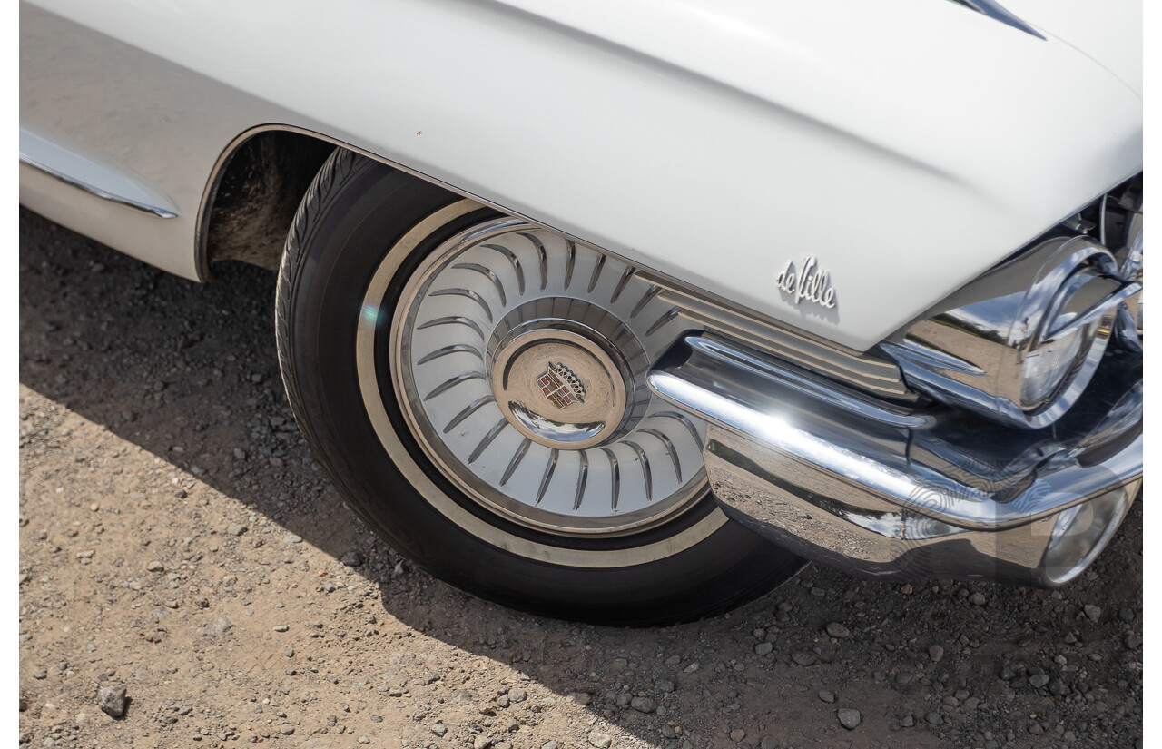 01/1961 Cadillac DeVille Short Deck 4d Sedan White V8 6.4L