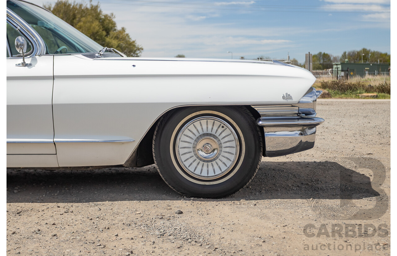 01/1961 Cadillac DeVille Short Deck 4d Sedan White V8 6.4L