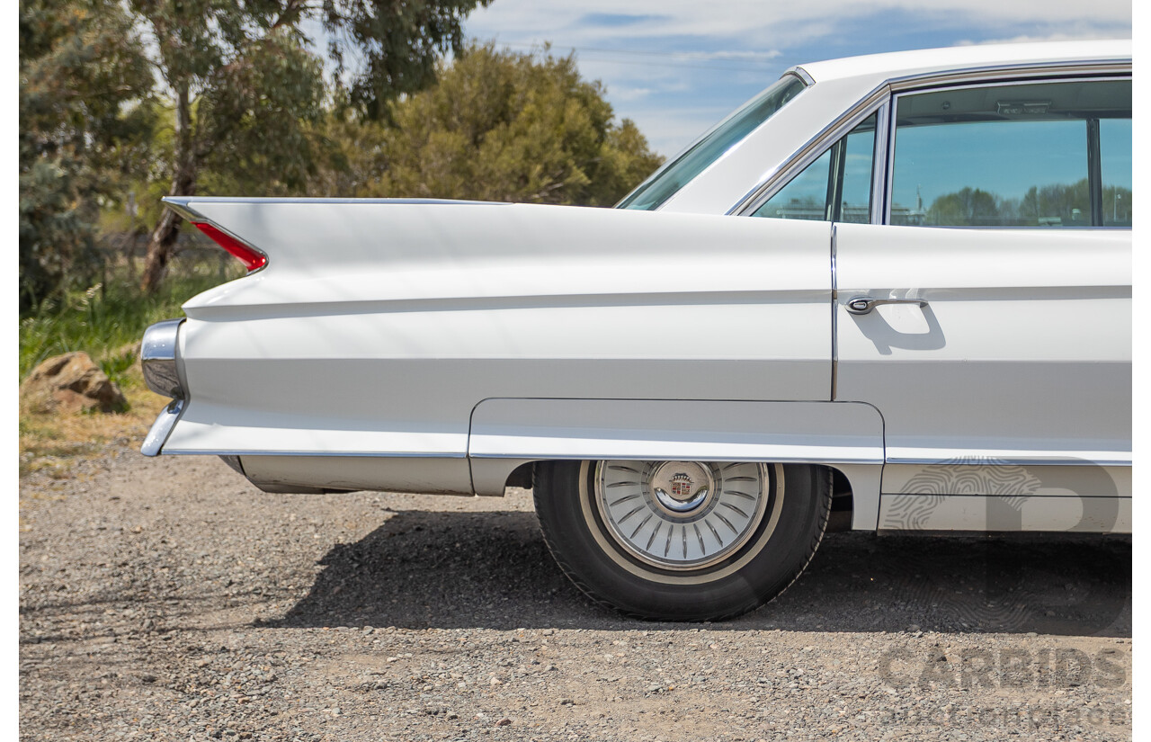 01/1961 Cadillac DeVille Short Deck 4d Sedan White V8 6.4L