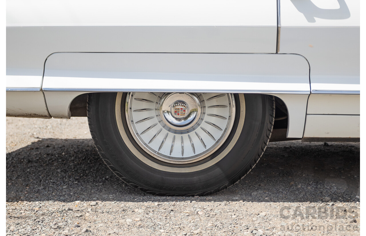 01/1961 Cadillac DeVille Short Deck 4d Sedan White V8 6.4L