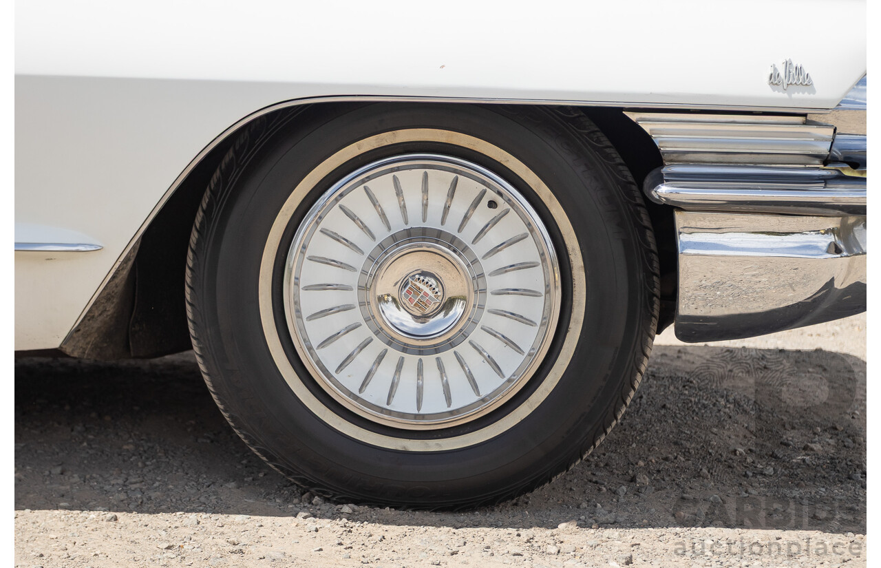 01/1961 Cadillac DeVille Short Deck 4d Sedan White V8 6.4L