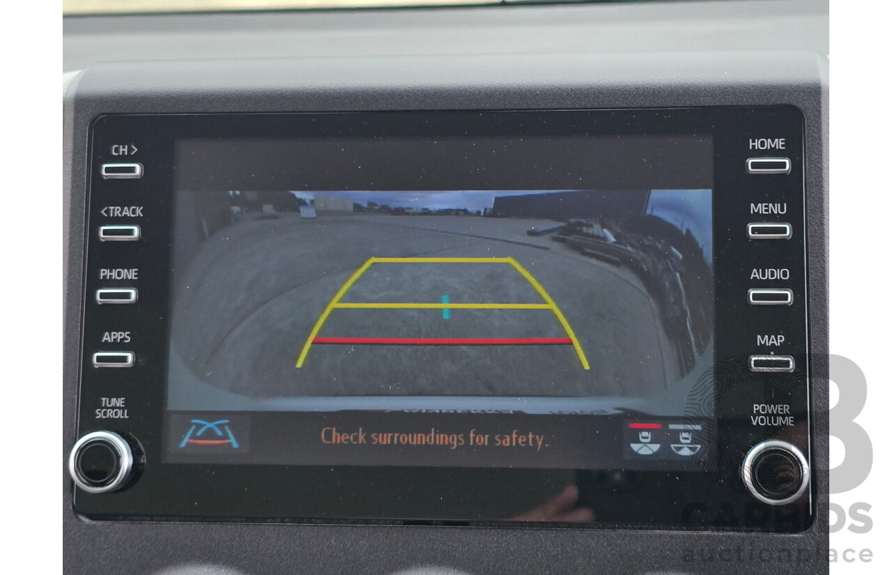 05/2022 Toyota Hiace LWB GDH300R 4d Van French Vanilla White Turbo Diesel 2.8L