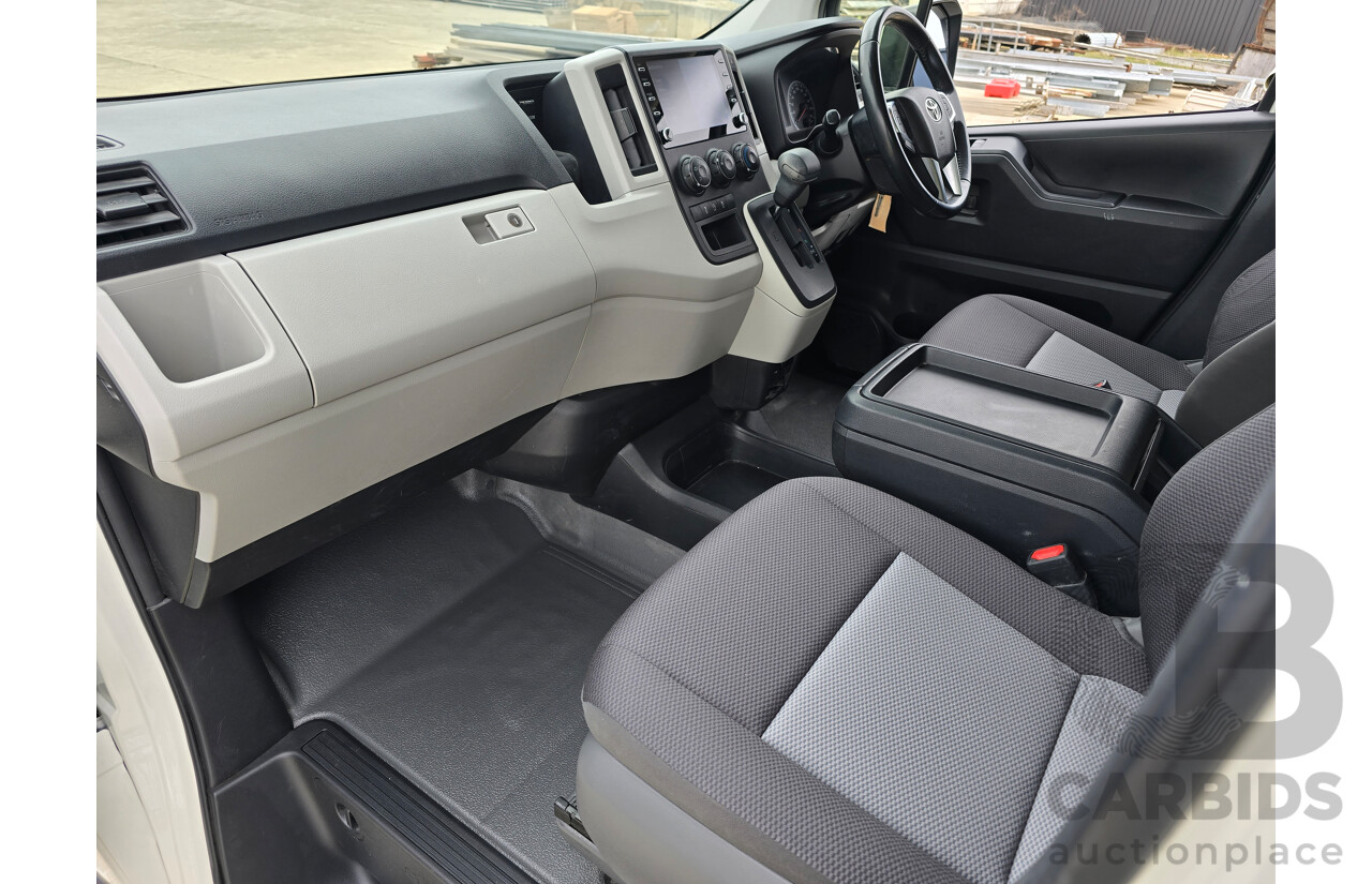 05/2022 Toyota Hiace LWB GDH300R 4d Van French Vanilla White Turbo Diesel 2.8L