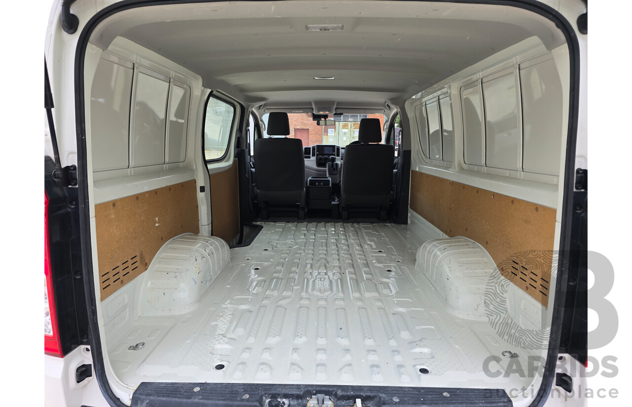 05/2022 Toyota Hiace LWB GDH300R 4d Van French Vanilla White Turbo Diesel 2.8L