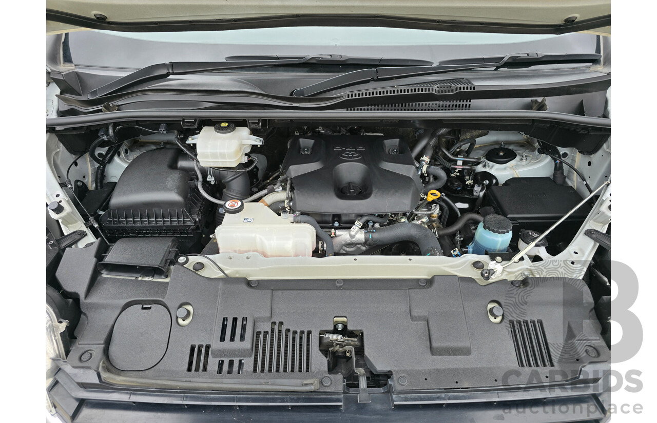 05/2022 Toyota Hiace LWB GDH300R 4d Van French Vanilla White Turbo Diesel 2.8L