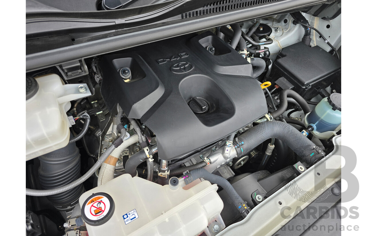 05/2022 Toyota Hiace LWB GDH300R 4d Van French Vanilla White Turbo Diesel 2.8L