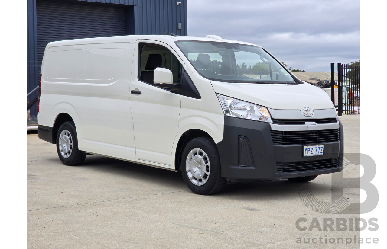 05/2022 Toyota Hiace LWB GDH300R 4d Van French Vanilla White Turbo Diesel 2.8L