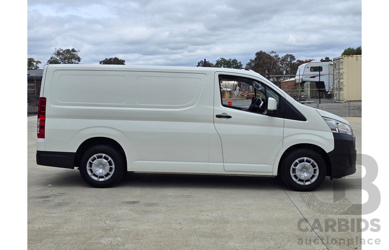 05/2022 Toyota Hiace LWB GDH300R 4d Van French Vanilla White Turbo Diesel 2.8L