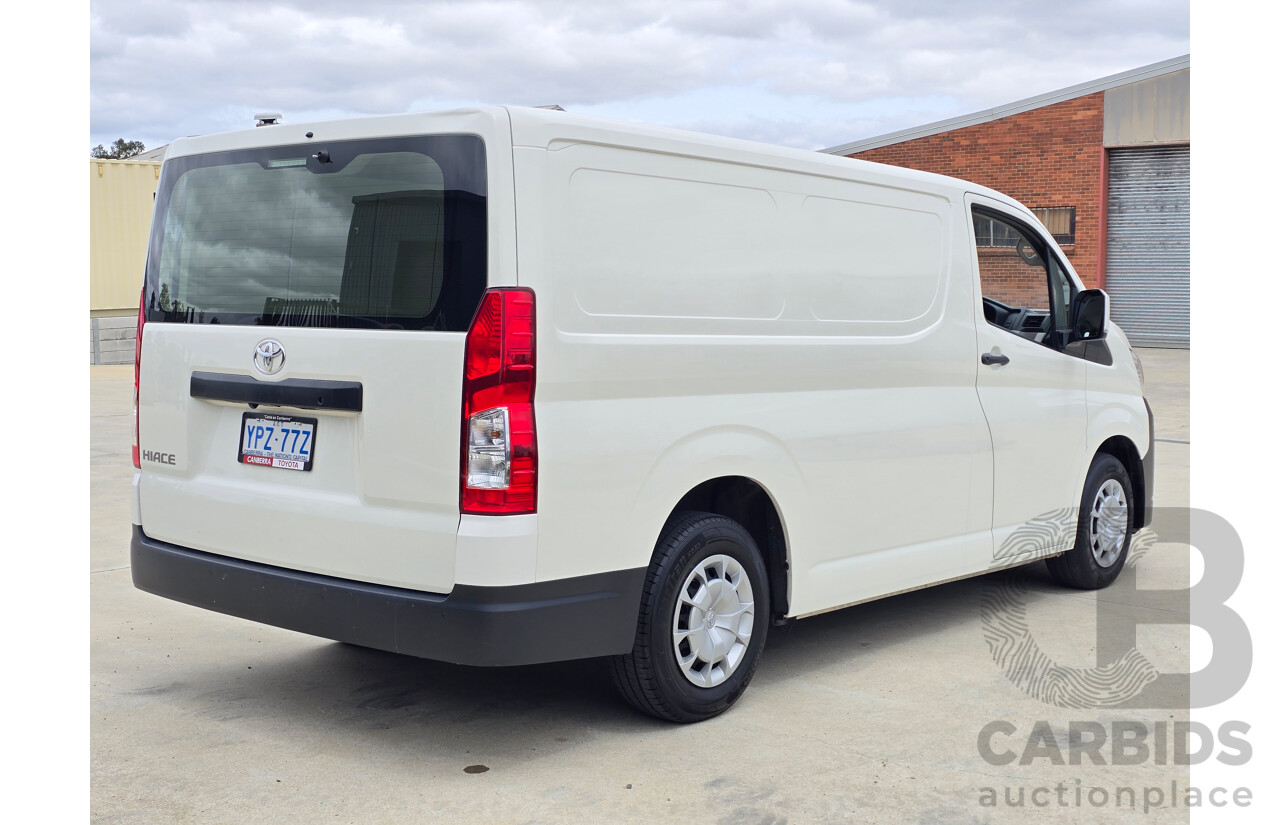 05/2022 Toyota Hiace LWB GDH300R 4d Van French Vanilla White Turbo Diesel 2.8L