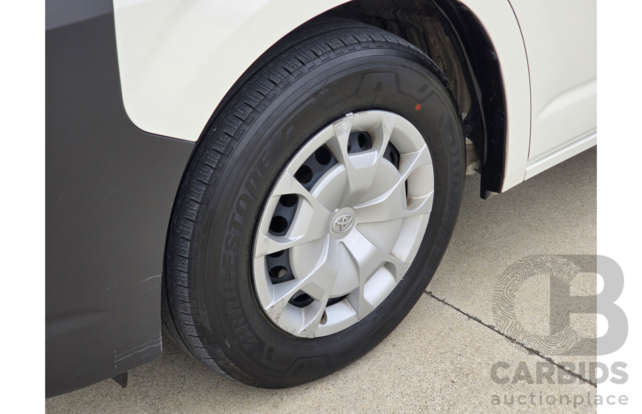 05/2022 Toyota Hiace LWB GDH300R 4d Van French Vanilla White Turbo Diesel 2.8L