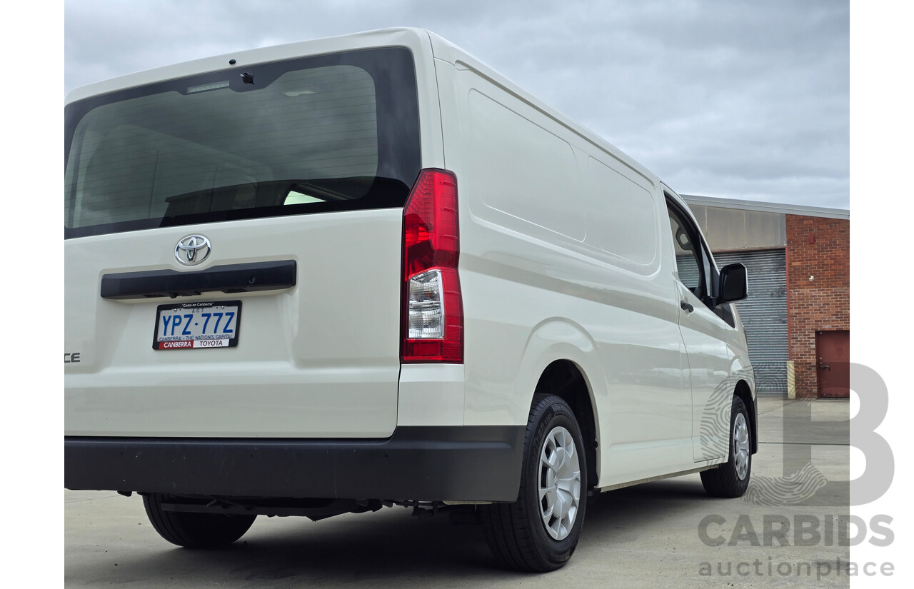 05/2022 Toyota Hiace LWB GDH300R 4d Van French Vanilla White Turbo Diesel 2.8L