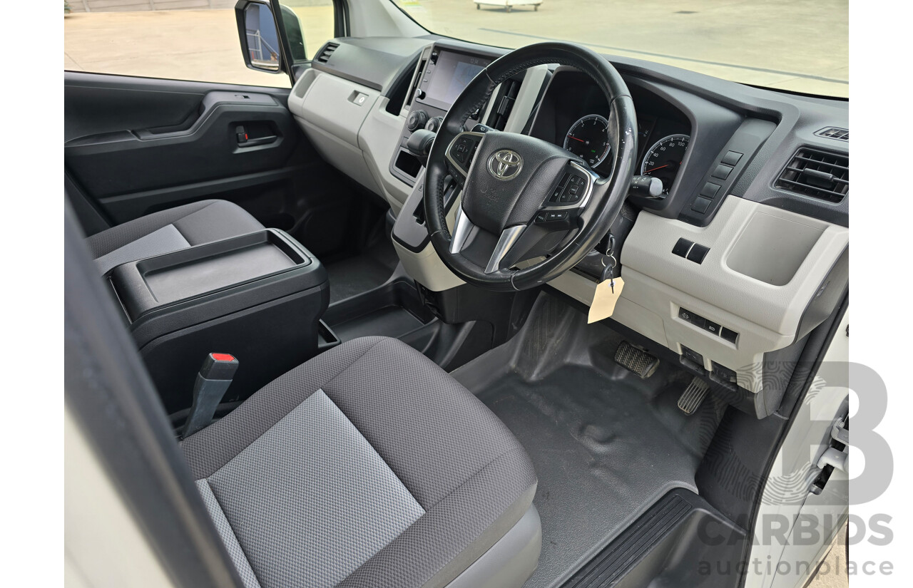 05/2022 Toyota Hiace LWB GDH300R 4d Van French Vanilla White Turbo Diesel 2.8L