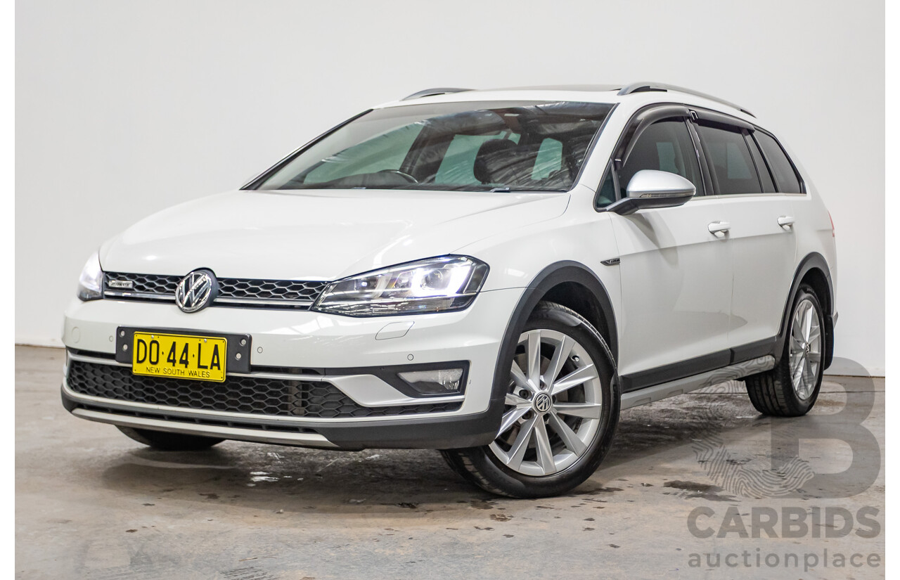 02/2017 Volkswagen Golf Alltrack 132 TSI (AWD) AU MY17 4D Wagon Pure White Turbo 1.8L