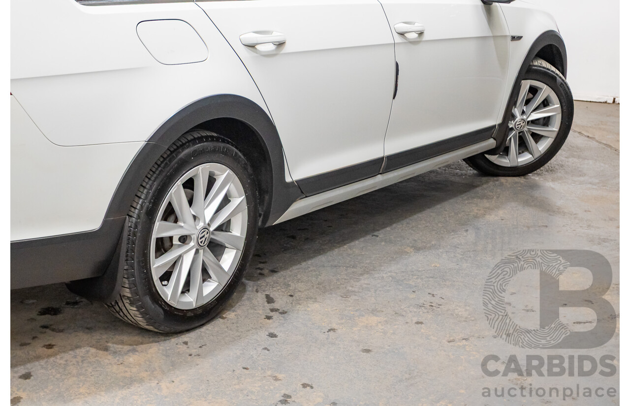 02/2017 Volkswagen Golf Alltrack 132 TSI (AWD) AU MY17 4D Wagon Pure White Turbo 1.8L