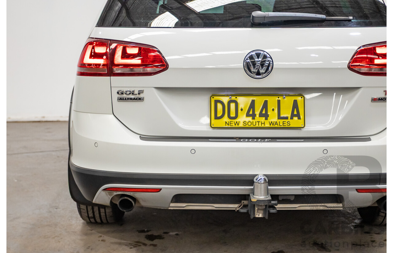 02/2017 Volkswagen Golf Alltrack 132 TSI (AWD) AU MY17 4D Wagon Pure White Turbo 1.8L
