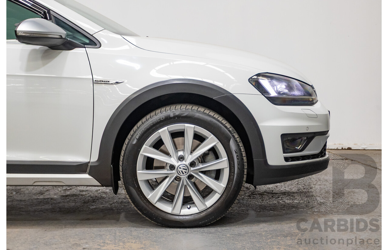 02/2017 Volkswagen Golf Alltrack 132 TSI (AWD) AU MY17 4D Wagon Pure White Turbo 1.8L