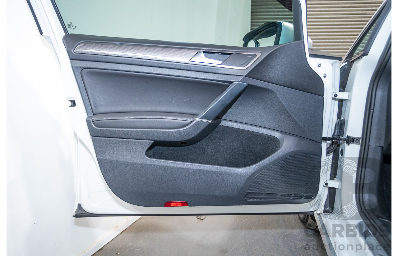 02/2017 Volkswagen Golf Alltrack 132 TSI (AWD) AU MY17 4D Wagon Pure White Turbo 1.8L