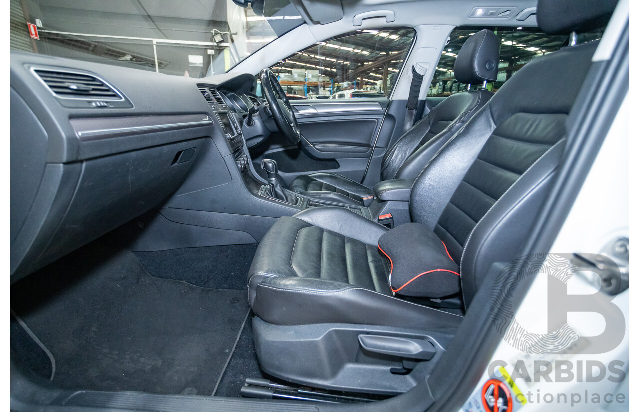 02/2017 Volkswagen Golf Alltrack 132 TSI (AWD) AU MY17 4D Wagon Pure White Turbo 1.8L