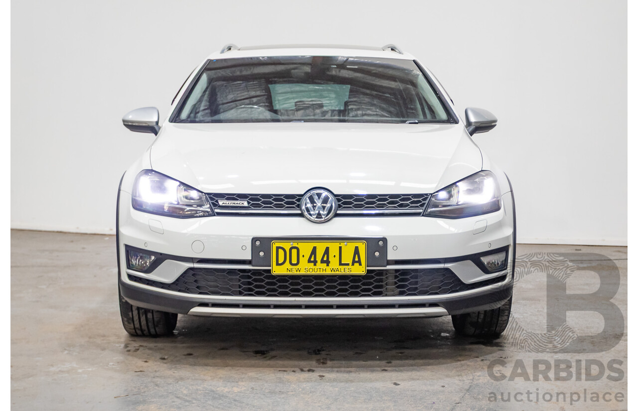 02/2017 Volkswagen Golf Alltrack 132 TSI (AWD) AU MY17 4D Wagon Pure White Turbo 1.8L