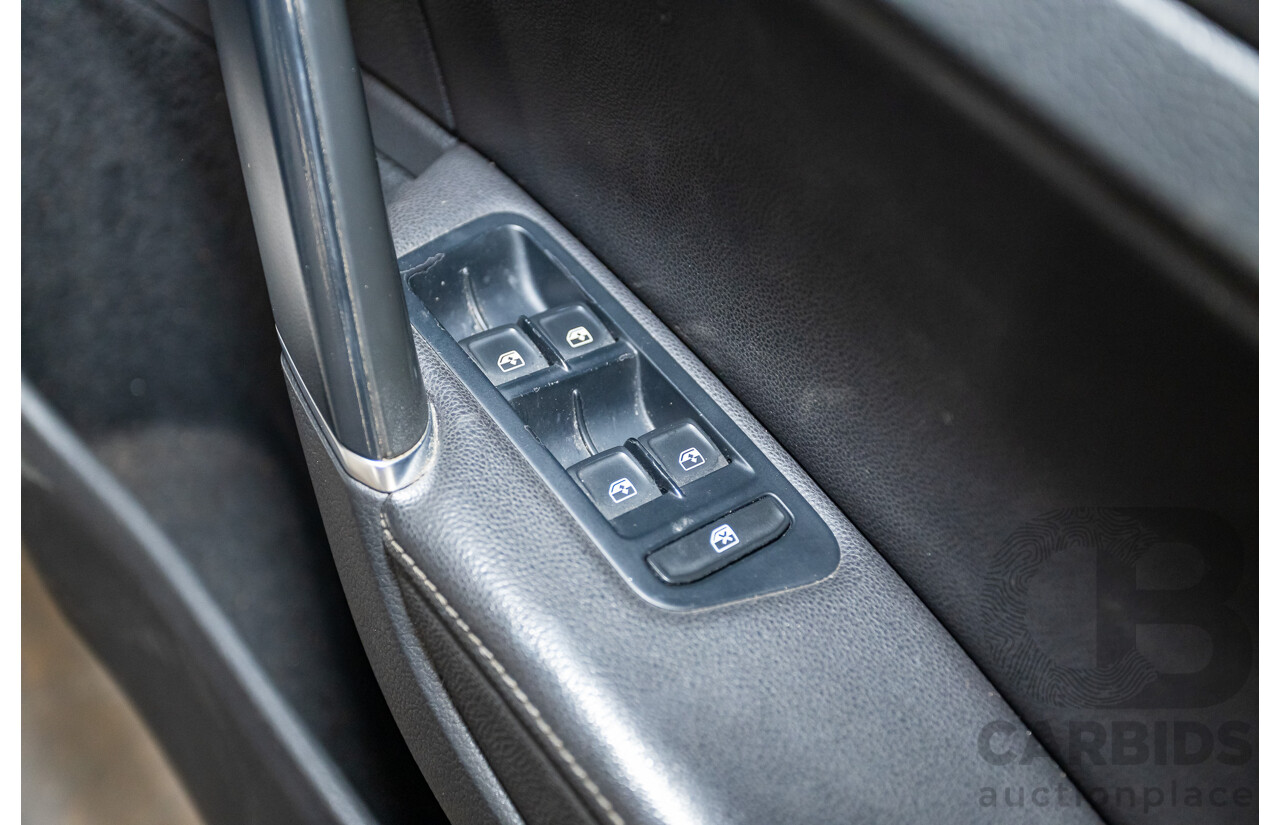 02/2017 Volkswagen Golf Alltrack 132 TSI (AWD) AU MY17 4D Wagon Pure White Turbo 1.8L