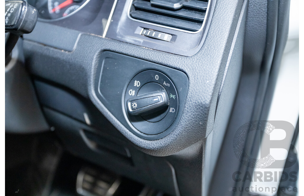 02/2017 Volkswagen Golf Alltrack 132 TSI (AWD) AU MY17 4D Wagon Pure White Turbo 1.8L