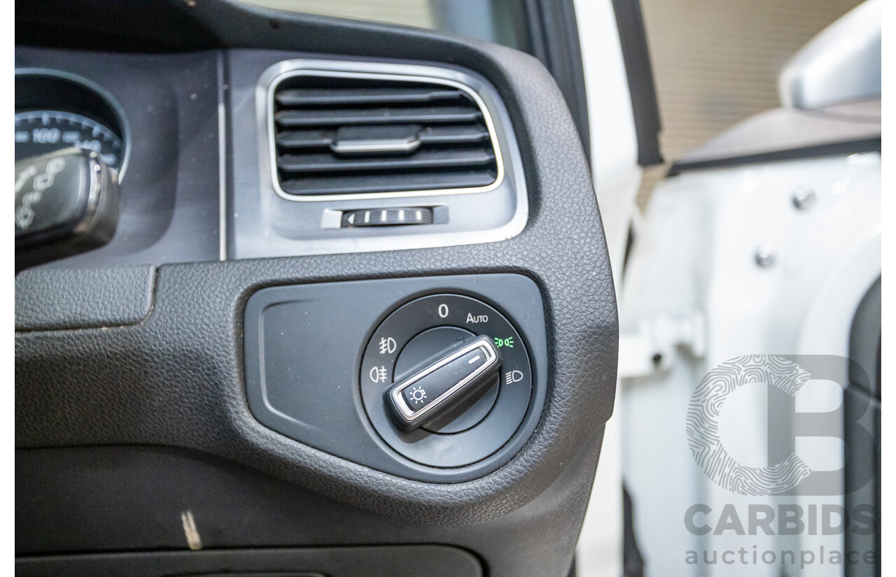 02/2017 Volkswagen Golf Alltrack 132 TSI (AWD) AU MY17 4D Wagon Pure White Turbo 1.8L