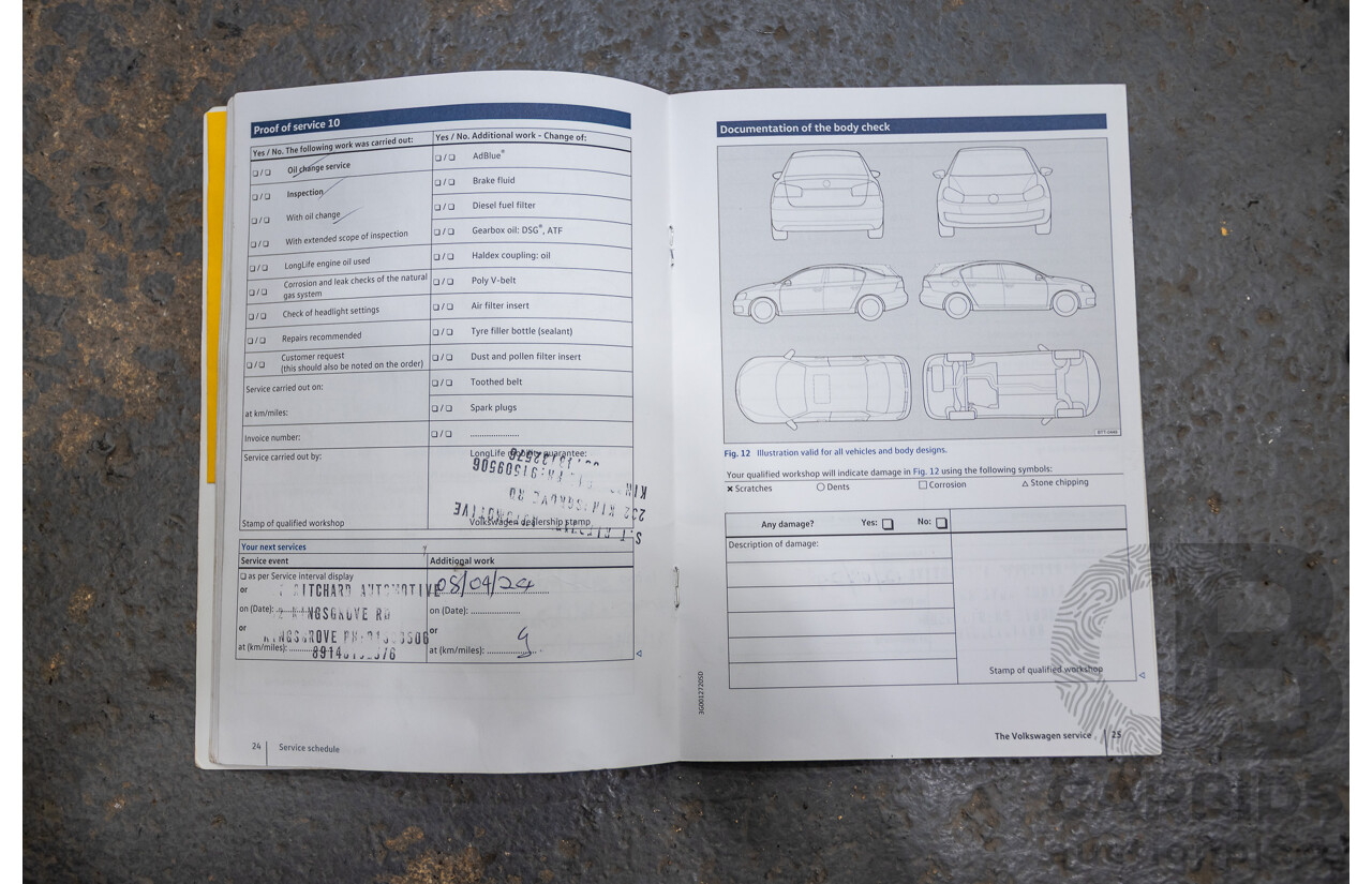 02/2017 Volkswagen Golf Alltrack 132 TSI (AWD) AU MY17 4D Wagon Pure White Turbo 1.8L